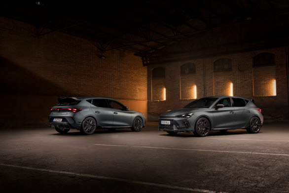 CUSTOM CUPRA by ABT är ett heltäckande aerodesignpaket som ger två modeller i CUPRAs modellutbud en skarpare och mer aggressivt sportig karaktär.
