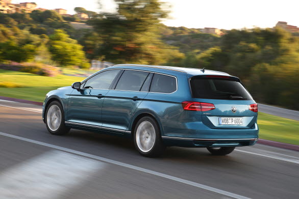 Nya Volkswagen Passat som nu lanseras i Sverige fick högsta betyg, 5 stjärnor, i Euro NCAPs säkerhetstester. Detta gör den åttonde generationen av Passat till en av de säkraste bilarna i världen för såväl passagerare som fotgängare.  dubbelkopplingsväxelllådan DSG.