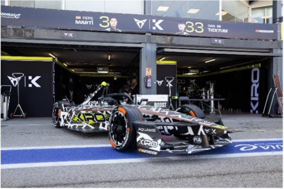 CUPRA:s KIRO-team i Formula E tävlar i den redan ikoniska Raval-kamouflagedesignen.