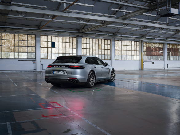 Nya Porsche Panamera 4 E-Hybrid Sport Turismo