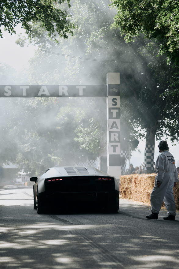 Audi Nuvolari på Goodwood Festival of Speed, redo för legendariska the Goodwood Hillclimb.