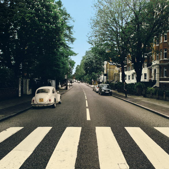 The Beetle’s Abbey Road – Reparked Edition, ett nytt, unikt vinylomslag med en perfekt parkerad Beetle.