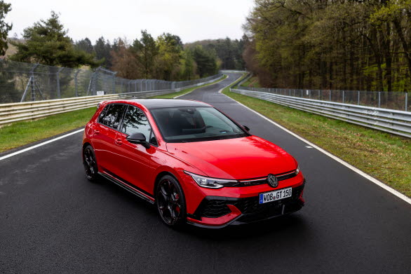 Världspremiär för nya jubileumsmodellen Golf GTI Edition 50.