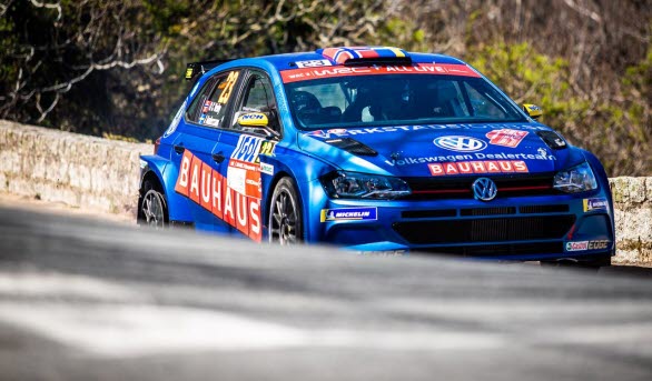 Ole Christian Veiby och co-drivern Jonas Andersson låg trea i WRC 2-klassen när det tog stopp mot en sten i Rally Korsika.