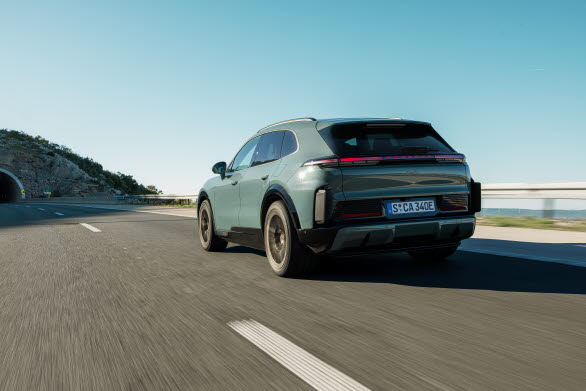 Porsche Cayenne Turbo Electric