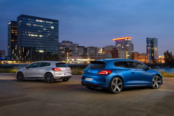 På den svenska marknaden erbjuds nya Scirocco med två turboladdade och direktinsprutade bensinmotorer (TSI) på 180 hk respektive 280 hk (Scirocco R). Båda motoralternativen kan som tillval utrustas med dubbelkopplingsväxellådan DSG.