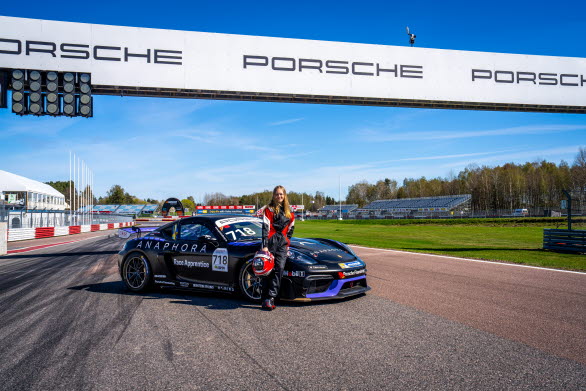Det står nu klart att 16-åriga Alexia Danielsson är Race Apprentice 2025 och tävlar i säsongspremiären av Porsche Sprint Challenge Scandinavia på Scandinavian Raceway i Anderstorp.