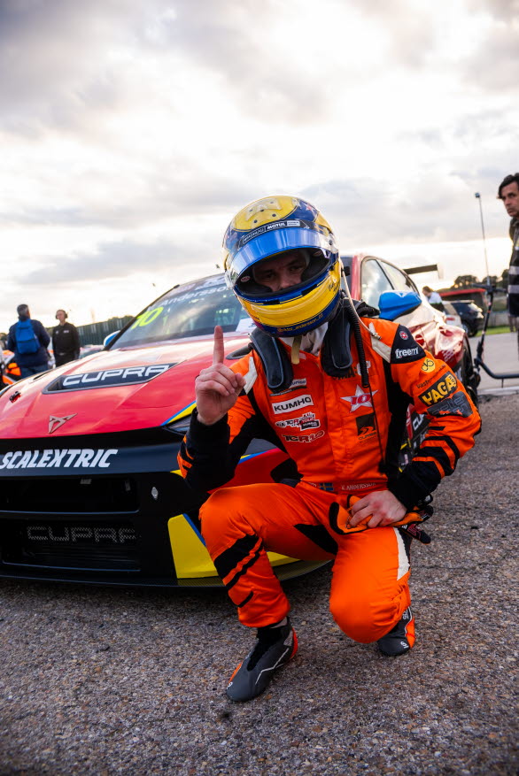 Viktor Andersson, 22, från Linköping tävlar i TCR Europe och TCR Spain med CUPRA Leon VZ TCR, med stöd från CUPRA SVerige.