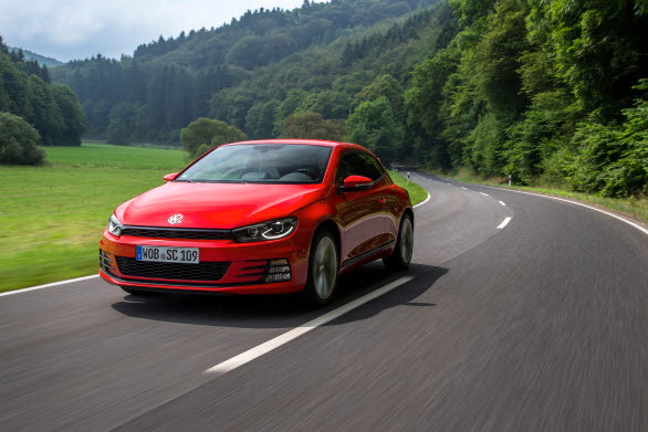 Trots högre prestanda erbjuder motorerna sänkt bränsleförbrukning jämfört med föregångaren. 2,0 TSI 180 hk med manuell växellåda förbrukar 6,0 l/100 km (blandad körning), vilket är 0,6 l/100 km lägre jämfört med 160 hk-versionen som den ersätter. 