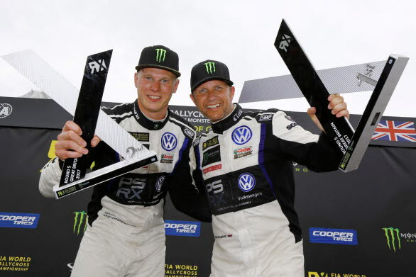 Dubbelseger för Petter Solberg och Johan Kristoffersson förra omgången gav Johan (t.v.) ledningen i mästerskapet.