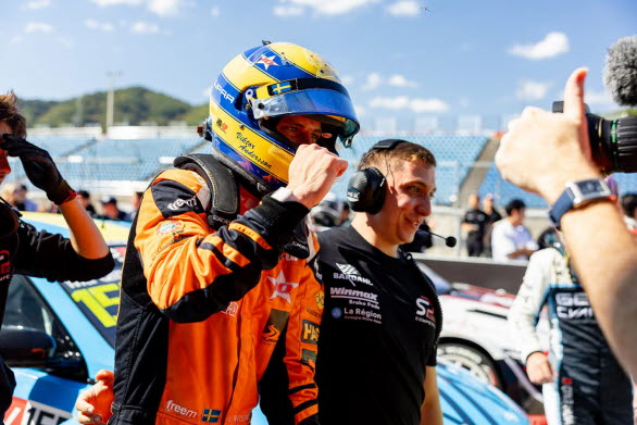 Stark internationell racingsäsong för 22-årige Viktor Andersson från Linköping.