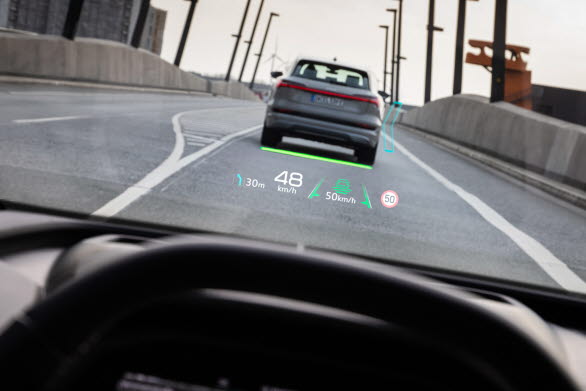 Audi Q4 e-tron med augmented reality head up-display