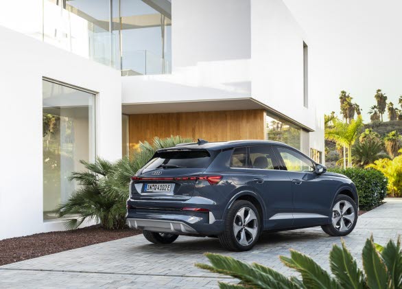 Audi uppdaterar bästsäljande Q4 e‑tron med en rad nya funktioner och designnyheter