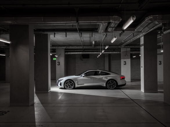 Audi e-tron GT quattro - World Performance Car of the Year 2022