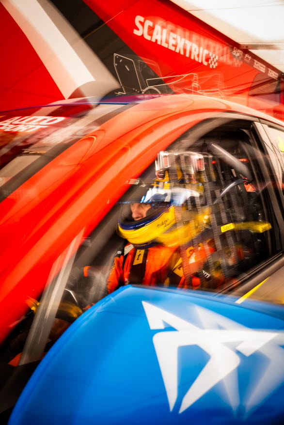 Viktor Andersson tävlar med en CUPRA Leon VZ TCR.