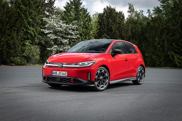 Nya ID. Polo GTI är nu beställningsbar. Lacken Tornado Red solid erbjuds från och med vecka 48.