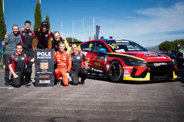 CUPRA Leon VZ TCR nr 10, Viktor Andersson från Linköping sätter nytt varvrekord för TCR-bilar på Paul Ricard. TCR Europe 2026.