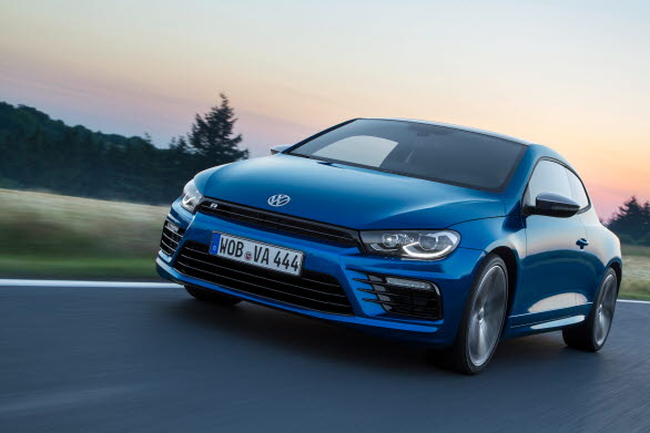 Nya Scirocco R med 280 hästkrafter har 15 fler hästkrafter än sin föregångare. Sprinten 0-100 km/h klaras av på endast 5,7 sekunder (DSG: 5,5 s). 