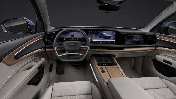 Audi Q7 med ny ombonad interiör med naturmaterial och digital panoramaskärm
