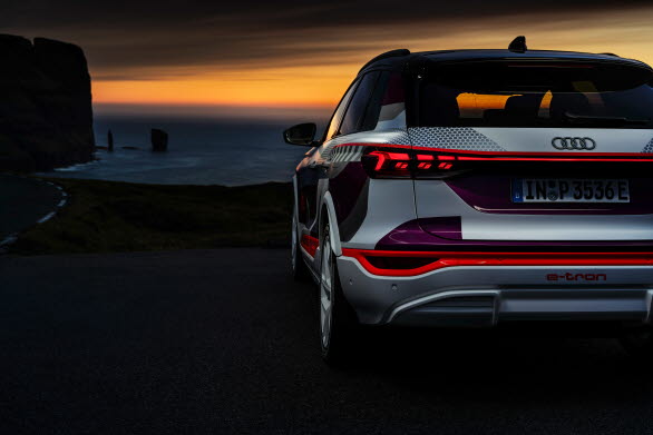 Kommunicerande ljus. Audi Q6 e-tron med 2:a generationens digitala OLED-teknik