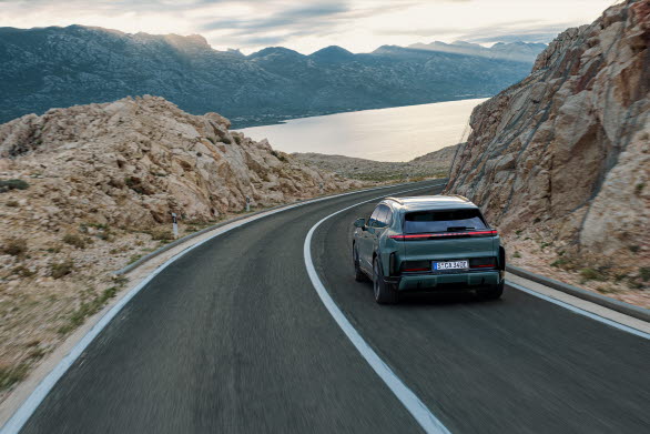 Porsche Cayenne Electric