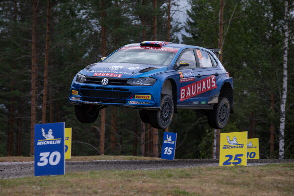 Johan Kristoffersson klättrade högre och högre i resultatlistan i Rally Finland.