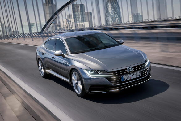 På den svenska marknaden kommer det finnas tre kraftfulla och bränsleeffektiva motorer att välja mellan – alla fyrcylindriga och försedda både med turboladdning och direktinsprutning. TDI-motorerna (diesel) är på 190 hk respektive 240 hk. TSI-motorn (bensin) utvecklar 280 hk. Samtliga modellversioner i Sverige är som standard utrustade med 4MOTION fyrhjulsdrift och en 7-stegad DSG-växellåda med dubbla kopplingar.