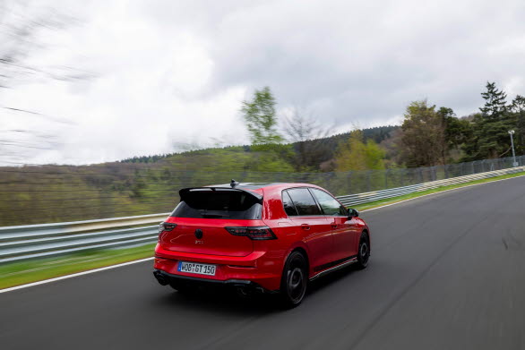 Chassit på Golf GTI Edition 50 har förfinats ytterligare och anpassats till den högre effekten.