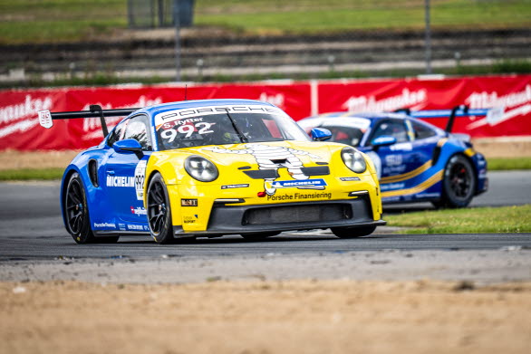 Mattias Ekström kör i teamet Porsche Experience Racing och kommer till start i en gästbil från Porsche Sverige med startnummer 992 (bild från FDM Jyllandsringen i Danmark tidigare i år).