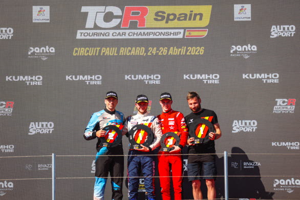 Viktor Andersson utökar mästerskapsledningen i TCR Spain med helgens dubbla tredjeplatser.