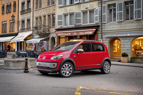 ”Cross” står för individualiserade Volkswagen-modeller med kraftfull design och tuffa livsstilsattribut. 