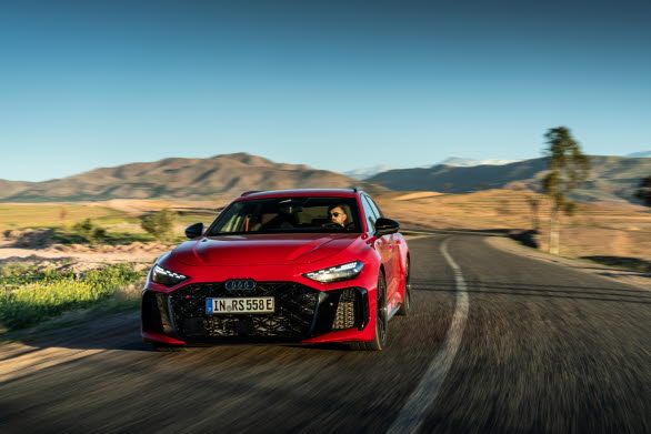 Nya Audi RS 5 i ett första test i Marocko