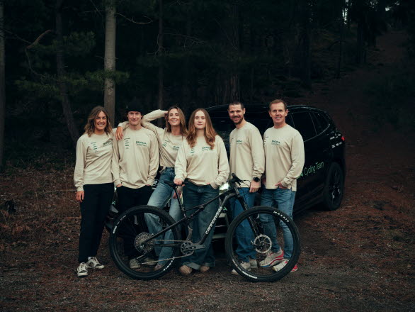 Škoda Cycling Team 2025 redo för ökenloppet Škoda Titan Desert